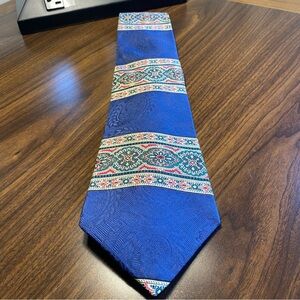 Tommy Hilfiger 100% Italian Silk Blue Patterned Tie.  Made in USA
